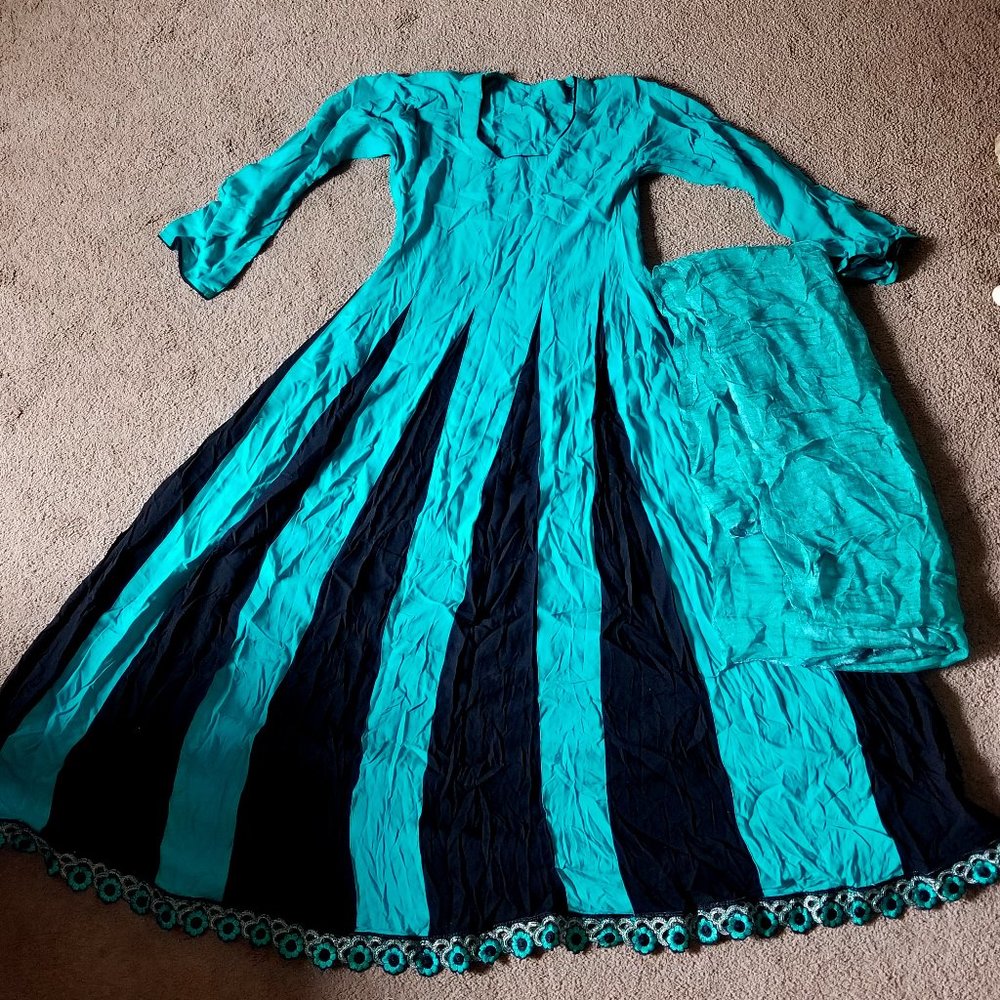 Women's Long sleeve Gown